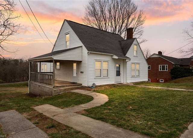 Property at 1115 North Main St, Hillsville, VA 24343, 5 beds, 2 baths