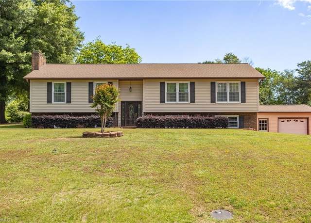 Property at 1039 Windwood Dr, Kernersville, NC 27284, 3 beds, 3 baths