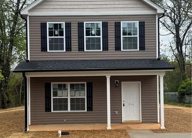 Property at 916 Hilltop Blvd, Reidsville, NC 27320, 3 beds, 2.5 baths