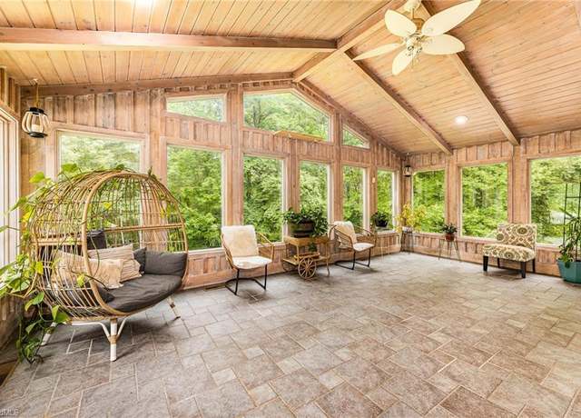 Property at 210 Apollo Dr, Mount Airy, NC 27030, 3 beds, 2.5 baths