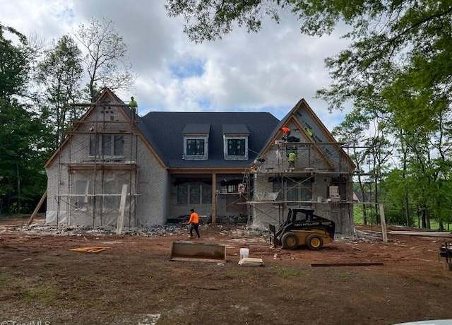 Property at 7920 Valley View Dr, Clemmons, NC 27012, 4 beds, 4.5 baths