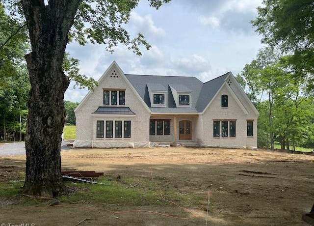 Property at 7920 Valley View Dr, Clemmons, NC 27012, 4 beds, 4.5 baths