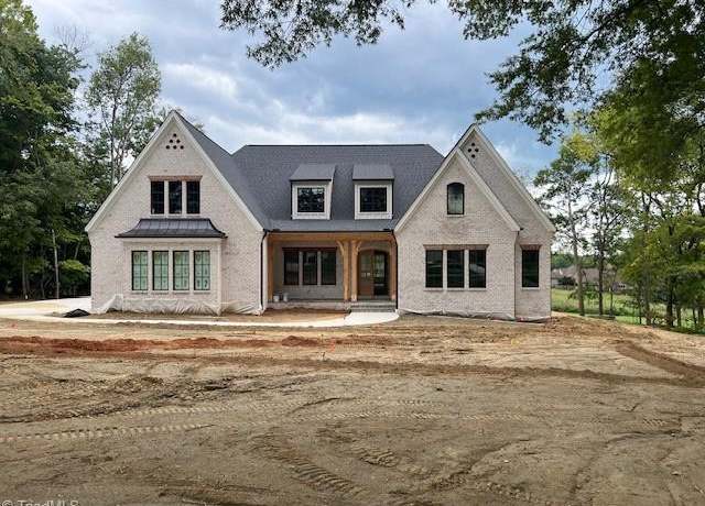 Property at 7920 Valley View Dr, Clemmons, NC 27012, 4 beds, 4.5 baths