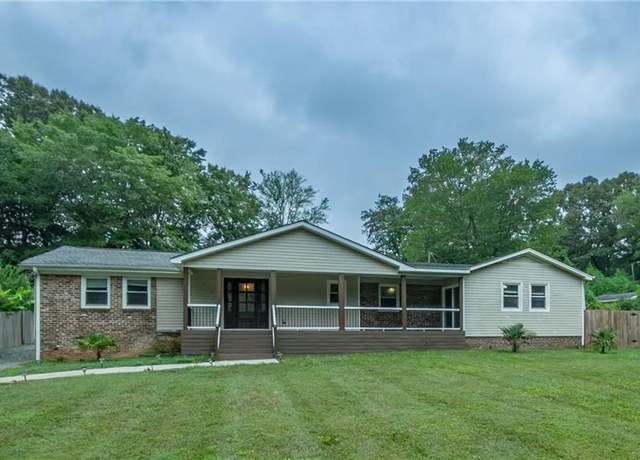 Property at 5014 Shoreline Dr, Greensboro, NC 27410, 5 beds, 3 baths