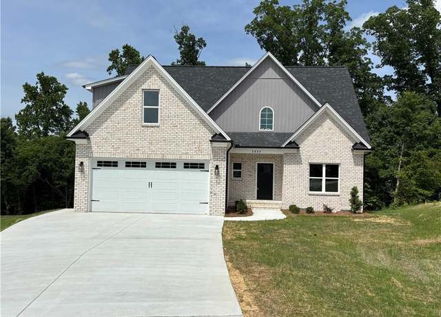 Property at 4624 Orchard Grove Dr, Clemmons, NC 27012, 3 beds, 2.5 baths