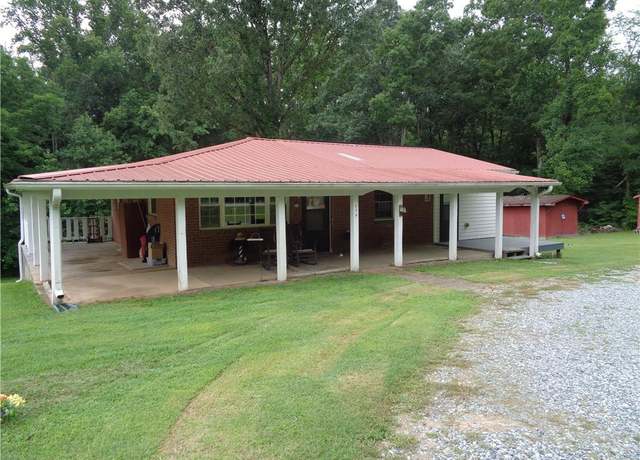 Property at 179 Franklin Dr, Thomasville, NC 27360, 2 beds, 2 baths