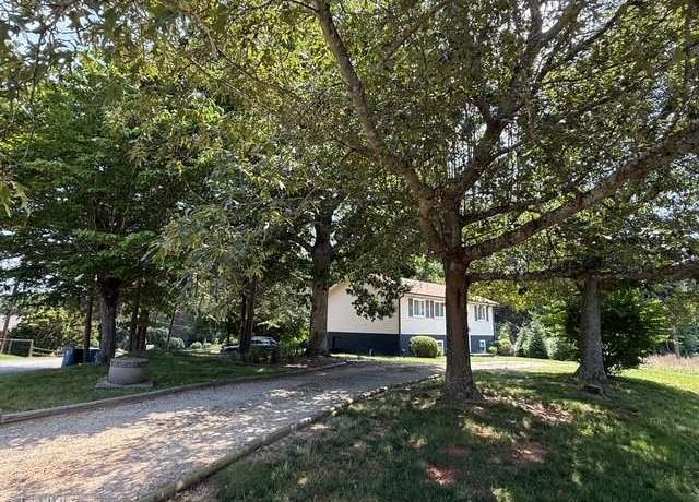 Property at 7098 E Fork Rd, High Point, NC 27265, 3 beds, 2 baths
