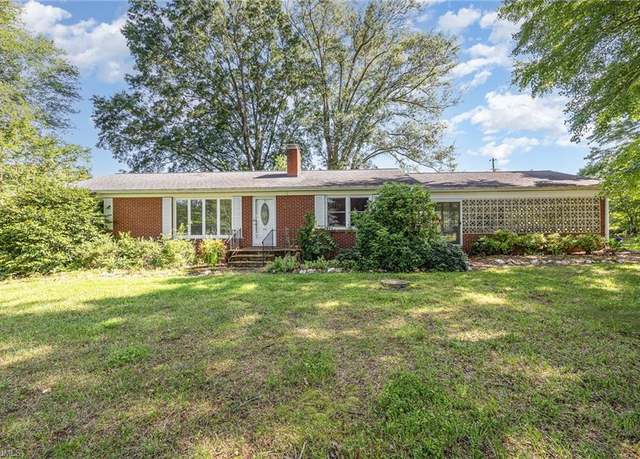Property at 610 Frye Bridge Rd, Clemmons, NC 27012, 3 beds, 1.5 baths