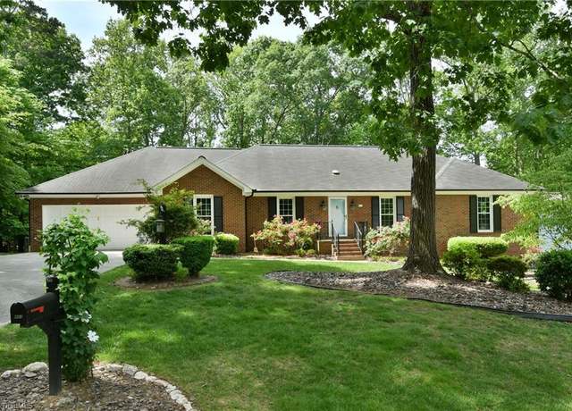 Property at 401 Havershire Dr, Jamestown, NC 27282, 4 beds, 4 baths