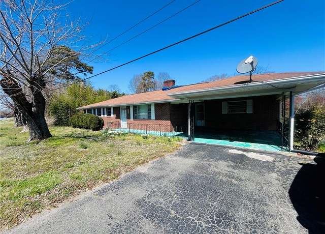 Property at 925 S Franklin Rd, Mount Airy, NC 27030, 3 beds, 1.5 baths