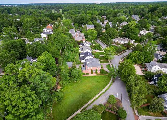 Property at 211 Country Club Dr, Greensboro, NC 27408