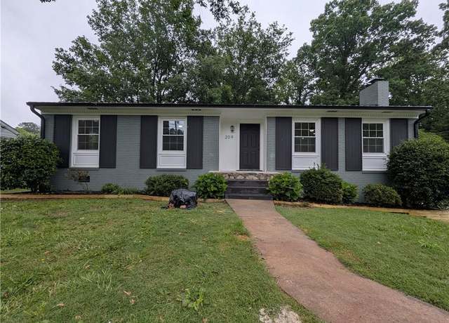 Property at 209 Hillside Dr, Lexington, NC 27295, 4 beds, 2.5 baths