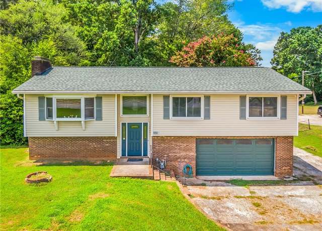 Property at 3170 Sides Rd, Winston-salem, NC 27127, 3 beds, 2 baths