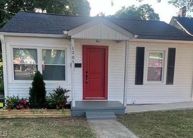 Property at 1205 Hickory St, Reidsville, NC 27320, 3 beds, 1 bath