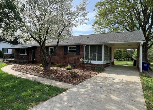 Property at 4200 Glenn Hi Rd, Winston-salem, NC 27107, 2 beds, 2 baths