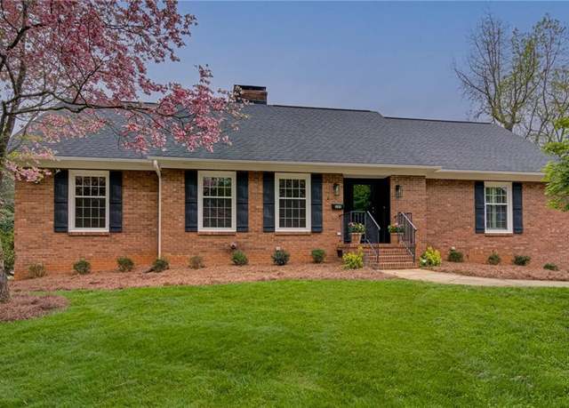 Property at 390 Dover Dr, Winston-salem, NC 27104, 4 beds, 4 baths