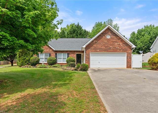 Property at 2635 Bridgeport Dr, Winston-salem, NC 27103, 3 beds, 2 baths