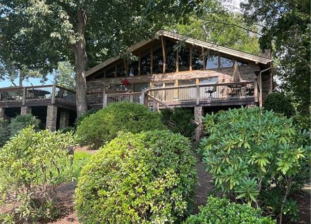 Property at 166 Mull Dr, Taylorsville, NC 28681, 2 beds, 2.5 baths