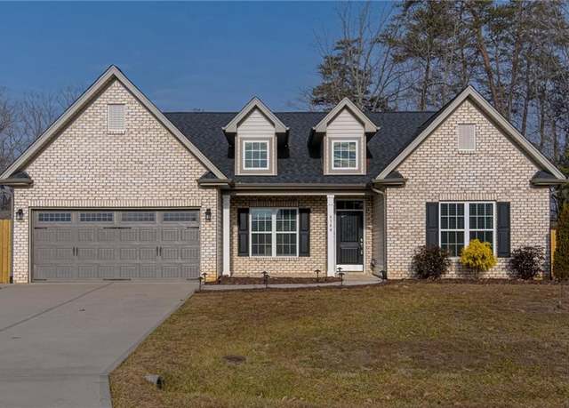 Property at 8760 Drummond Estates Dr, Kernersville, NC 27284, 4 beds, 3 baths