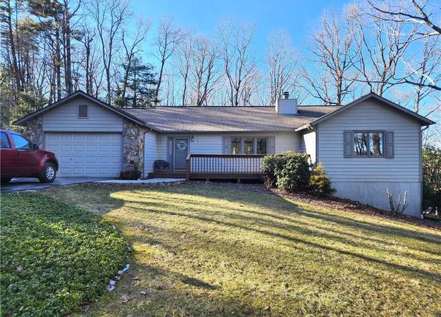 Property at 120 Village Rd, Roaring Gap, NC 28668, 2 beds, 2 baths