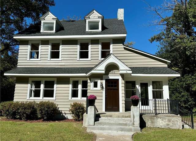 Property at 1300 W Market St, Greensboro, NC 27403, 5 beds, 2 baths