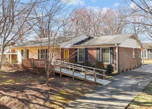 Property at 639 Woodhaven Dr, Burlington, NC 27217, 3 beds, 2 baths