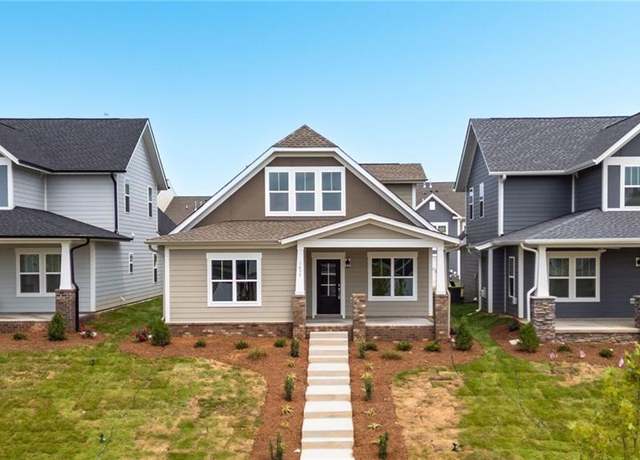 Property at 1635 Cross Village Ave, Kernersville, NC 27284, 3 beds, 2.5 baths
