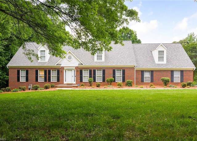 Property at 1117 Fairway Dr, Yadkinville, NC 27055, 4 beds, 3.5 baths