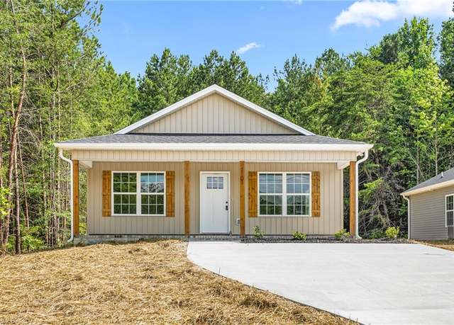 Property at 1101 Sunset Dr, Thomasville, NC 27360, 3 beds, 2 baths