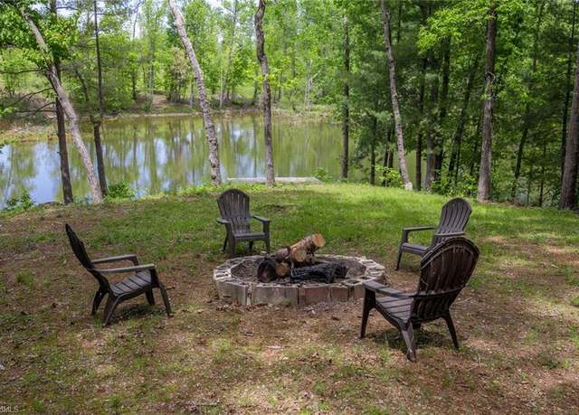 Property at 303 Buddle Dr, Lexington, NC 27292, 2 beds, 2 baths