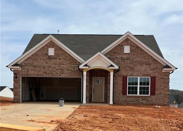 Property at 2727 Clear Lake Ct, Winston-salem, NC 27106, 4 beds, 3 baths