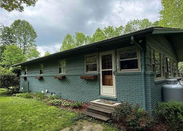 Property at 194 Abbey Rd, Boone, NC 28607, 2 beds, 2 baths