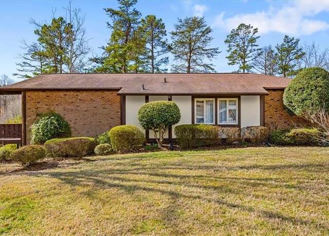 Property at 1101 Gatehouse Rd, High Point, NC 27262, 4 beds, 3.5 baths