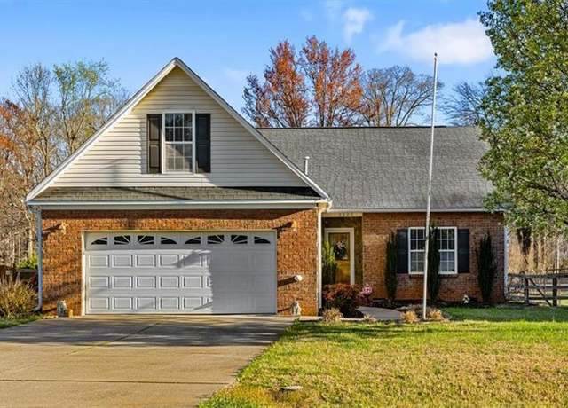 Property at 3225 Knoll Ridge Dr, Walkertown, NC 27051, 3 beds, 2 baths