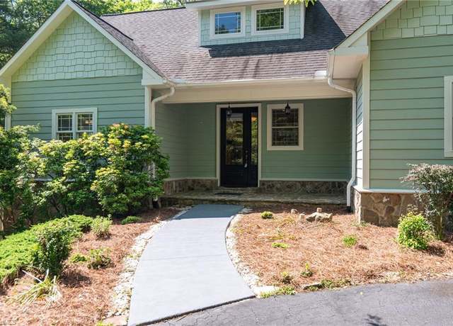 Property at 124 Meadowview Rd, Roaring Gap, NC 28668, 3 beds, 2.5 baths