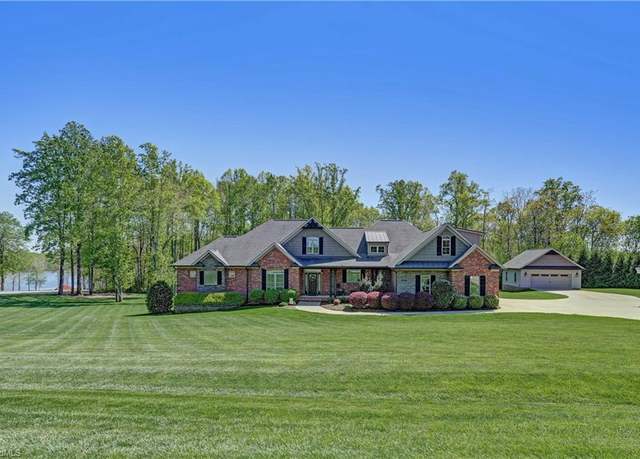 Property at 208 Lakeshore Dr, Reidsville, NC 27320, 4 beds, 4 baths