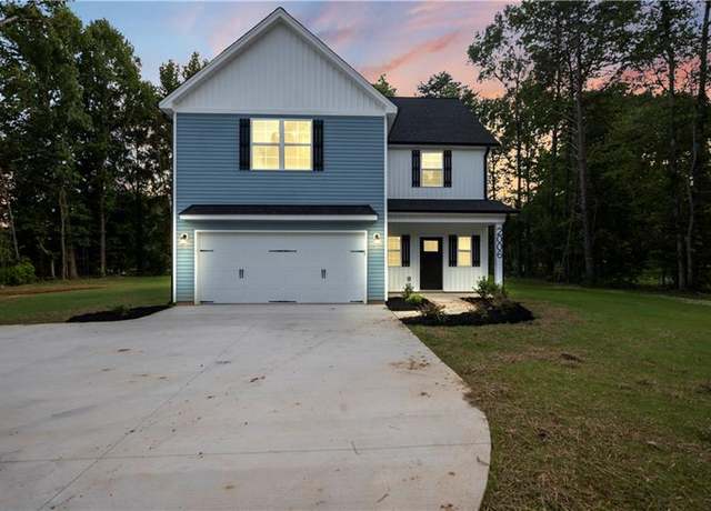 Property at 2006 Darrin Dr, Greensboro, NC 27405, 4 beds, 2.5 baths