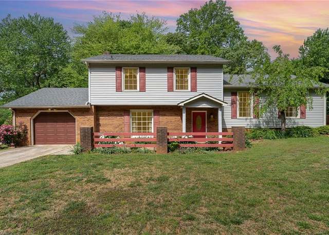 Property at 3180 Middlebrook Dr, Clemmons, NC 27012, 4 beds, 2.5 baths