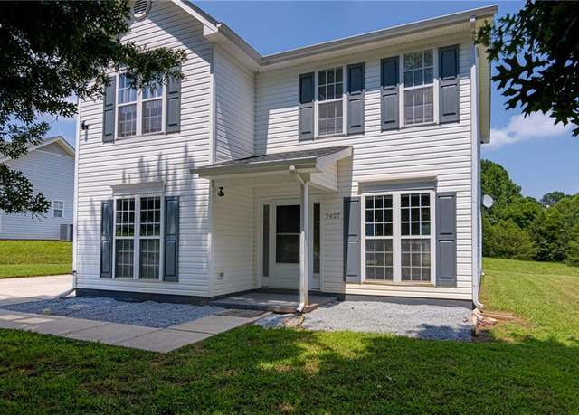 Property at 2427 Glen Laurel Dr, Greensboro, NC 27406, 3 beds, 2.5 baths