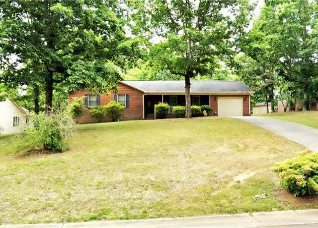 Property at 552 Woodland Dr, Graham, NC 27253, 3 beds, 2 baths