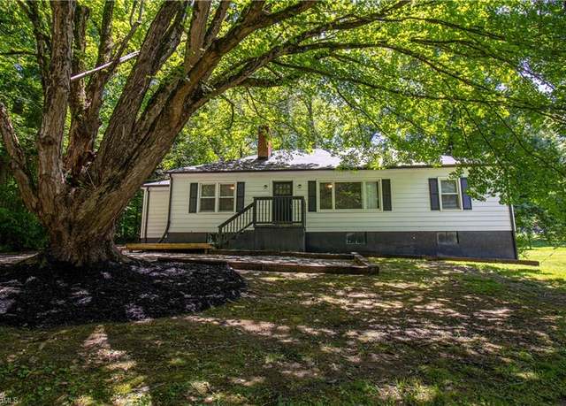 Property at 2370 W Clemmonsville Rd, Winston-salem, NC 27127, 3 beds, 2.5 baths
