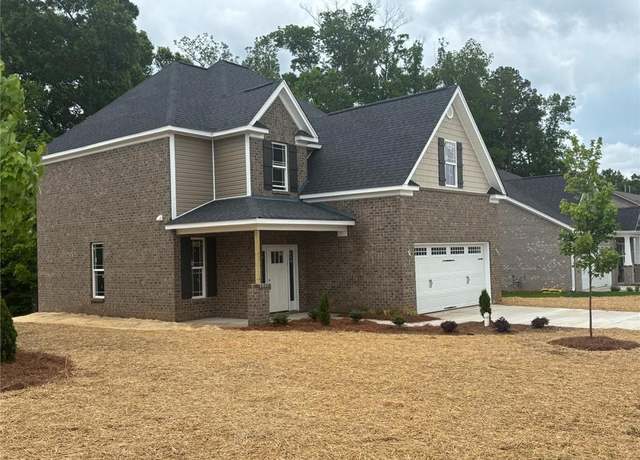 Property at 4527 Olivine Ln, Pfafftown, NC 27040, 4 beds, 2.5 baths