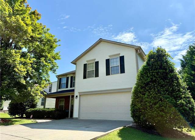 Property at 4556 Westhill Pl, Kernersville, NC 27284, 4 beds, 3.5 baths