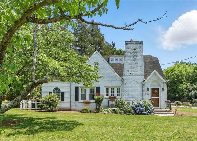 Property at 3432 Kernersville Rd, Winston-salem, NC 27107, 4 beds, 3 baths