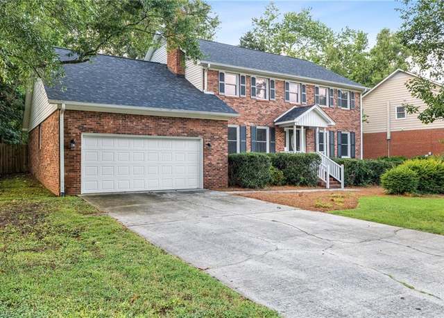 Property at 4105 Oak Hollow Dr, High Point, NC 27265, 4 beds, 3 baths