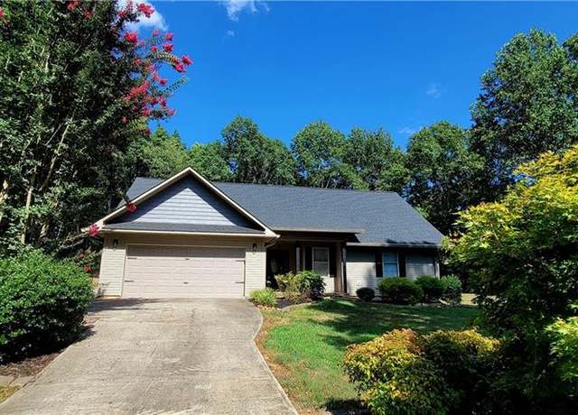 Property at 2616 Carriage Ln, Lincolnton, NC 28092, 3 beds, 2 baths