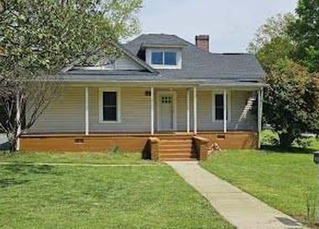 Property at 1600 Ohenry Blvd, Greensboro, NC 27405, 5 beds, 2 baths