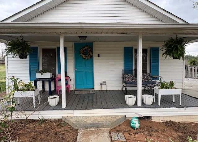 Property at 125 Cricket Baptist Ch Rd, North Wilkesboro, NC 28659, 2 beds, 1 bath