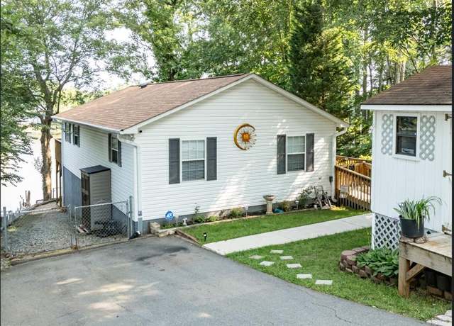 Property at 1867 Hickory Point Dr, Lexington, NC 27292, 2 beds, 2 baths