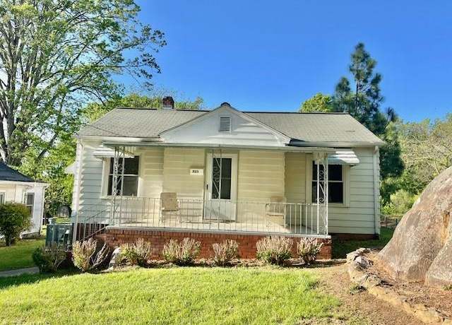 Property at 723 Franks St, Asheboro, NC 27203, 3 beds, 1.5 baths